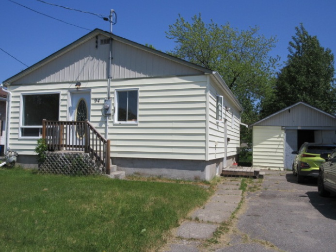 1 BathroomBathrooms,House,SOLD!,1098