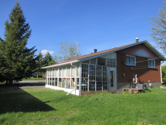3 Bedrooms Bedrooms, ,2 BathroomsBathrooms,House,For Sale,1111