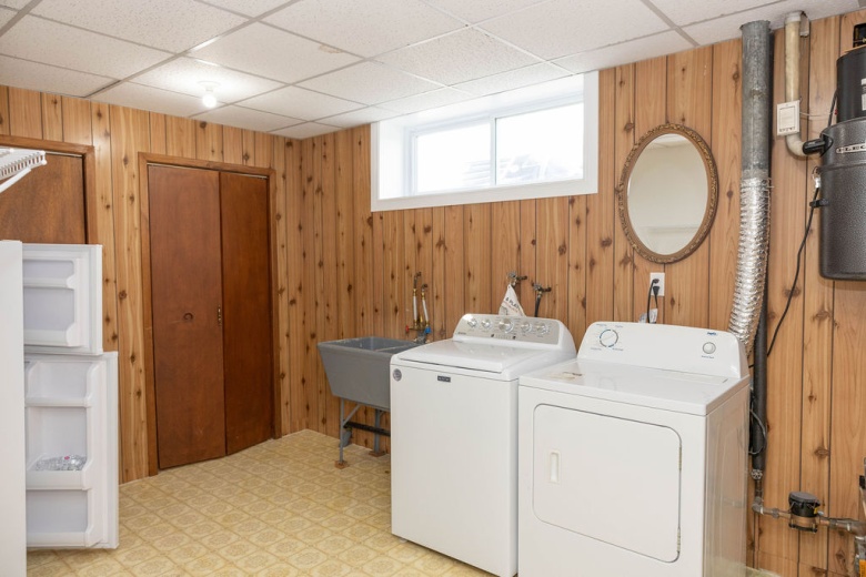 House,For Sale,1121