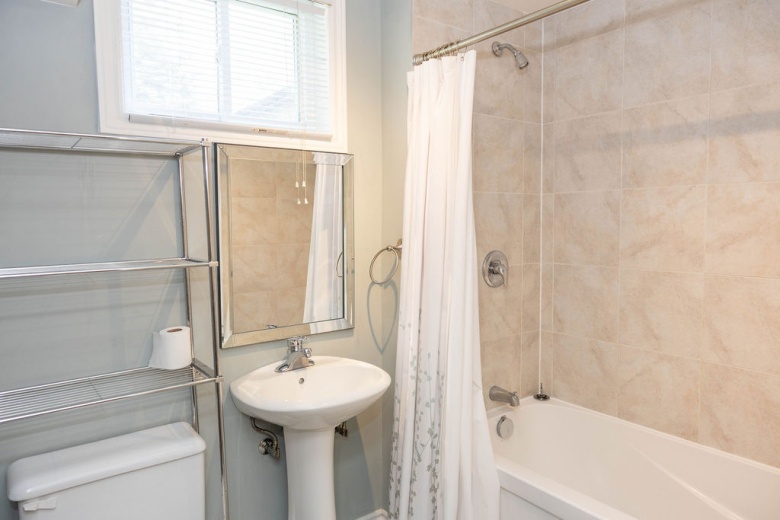 House,For Sale,1121