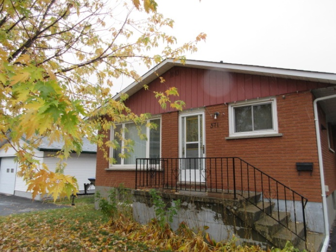 3 Bedrooms Bedrooms, ,2 BathroomsBathrooms,House,For Sale,1124