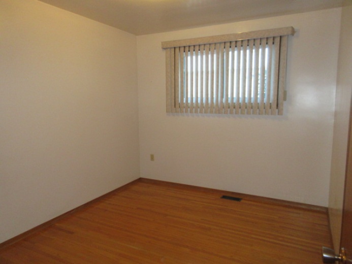 3 Bedrooms Bedrooms, ,2 BathroomsBathrooms,House,For Sale,1124