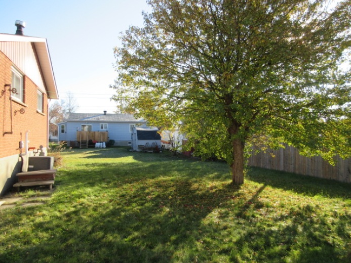 3 Bedrooms Bedrooms, ,2 BathroomsBathrooms,House,For Sale,1124