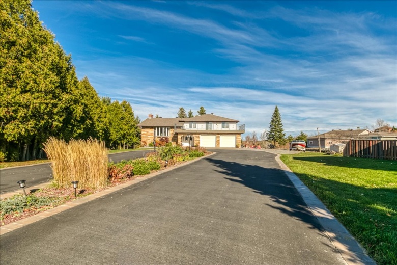 5 Bedrooms Bedrooms, ,5 BathroomsBathrooms,House,For Sale,1127