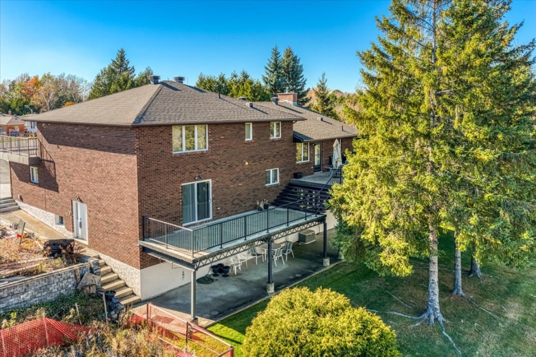 5 Bedrooms Bedrooms, ,5 BathroomsBathrooms,House,For Sale,1127