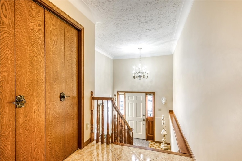 5 Bedrooms Bedrooms, ,5 BathroomsBathrooms,House,For Sale,1127