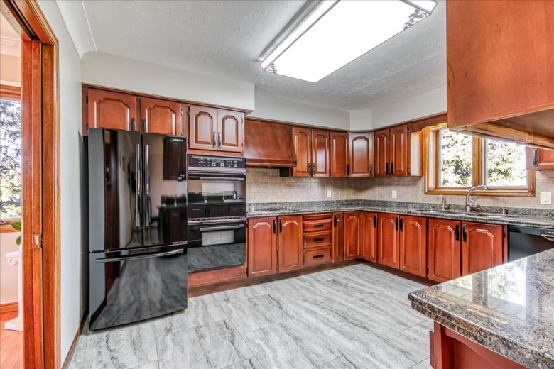 5 Bedrooms Bedrooms, ,5 BathroomsBathrooms,House,For Sale,1127