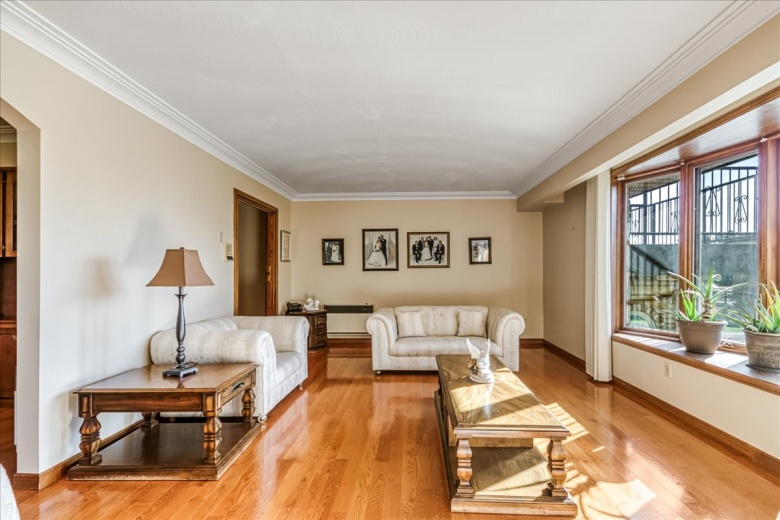 5 Bedrooms Bedrooms, ,5 BathroomsBathrooms,House,For Sale,1127