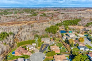 5 Bedrooms Bedrooms, ,5 BathroomsBathrooms,House,For Sale,1127