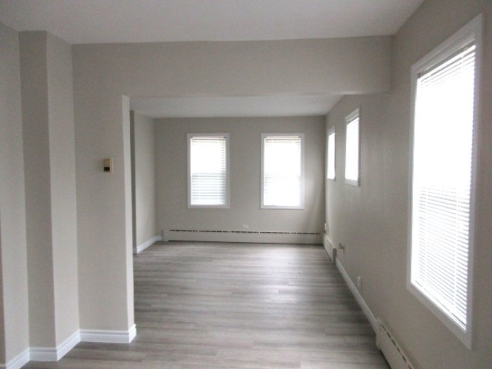 1 BathroomBathrooms,House,For Rent,1128