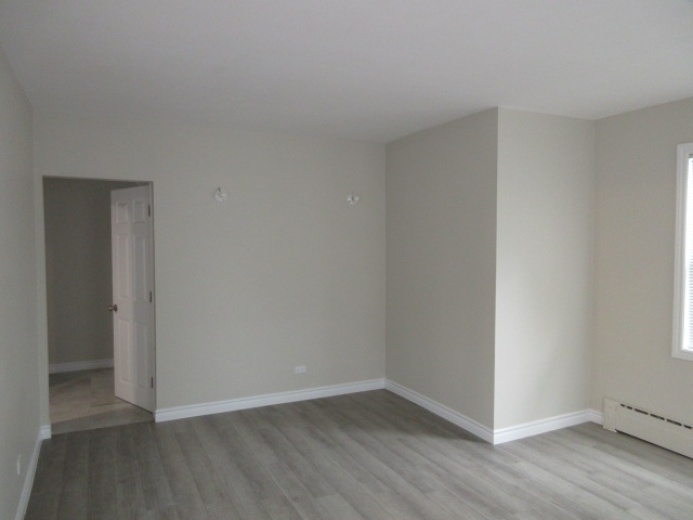 1 BathroomBathrooms,House,For Rent,1128