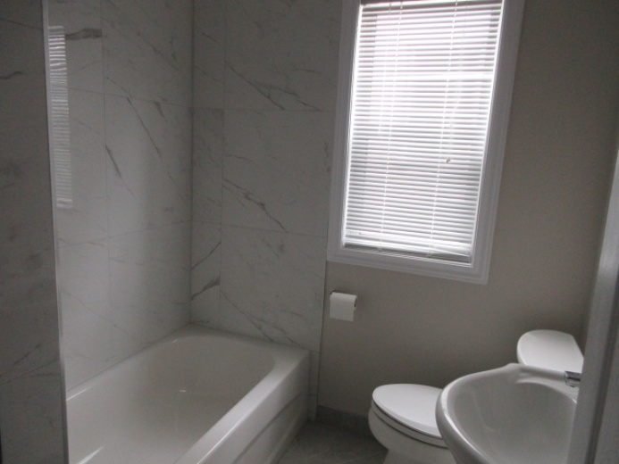 1 BathroomBathrooms,House,For Rent,1128