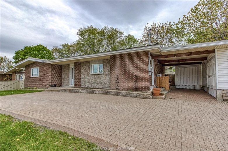 3 Bedrooms Bedrooms, ,2 BathroomsBathrooms,House,For Sale,1132