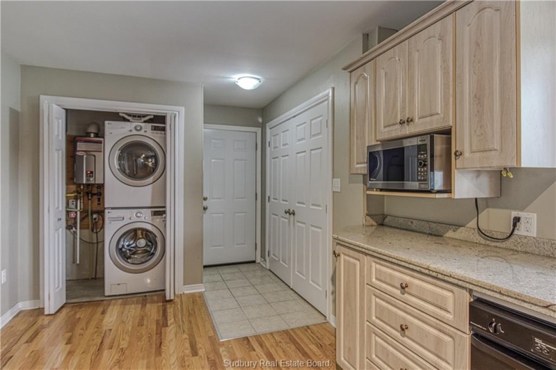 3 Bedrooms Bedrooms, ,2 BathroomsBathrooms,House,For Sale,1132