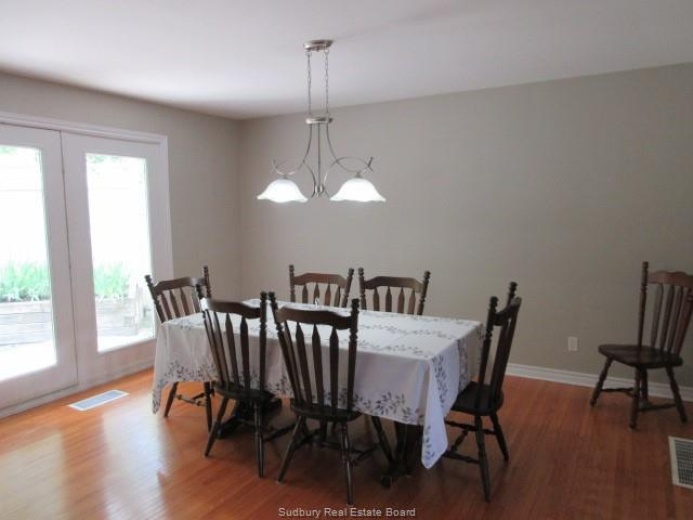 3 Bedrooms Bedrooms, ,2 BathroomsBathrooms,House,For Sale,1132