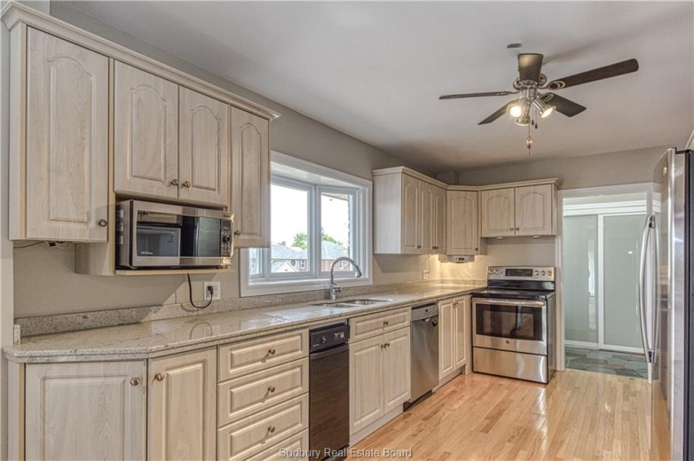 3 Bedrooms Bedrooms, ,2 BathroomsBathrooms,House,For Sale,1132