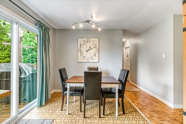 House,For Sale,1133