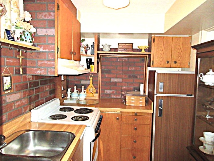 BASEMENT KITCHEN