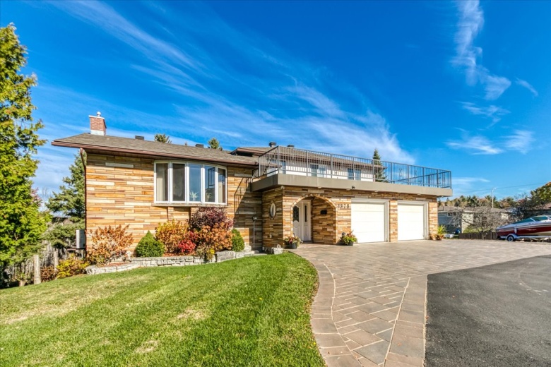 5 Bedrooms Bedrooms, ,5 BathroomsBathrooms,House,For Sale,1141