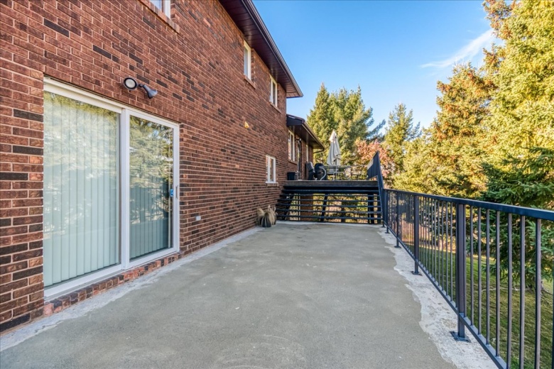 5 Bedrooms Bedrooms, ,5 BathroomsBathrooms,House,For Sale,1141