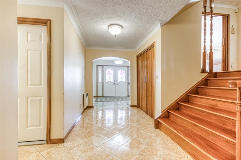5 Bedrooms Bedrooms, ,5 BathroomsBathrooms,House,For Sale,1141