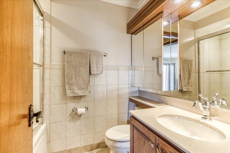 5 Bedrooms Bedrooms, ,5 BathroomsBathrooms,House,For Sale,1141