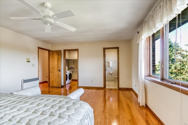 5 Bedrooms Bedrooms, ,5 BathroomsBathrooms,House,For Sale,1141