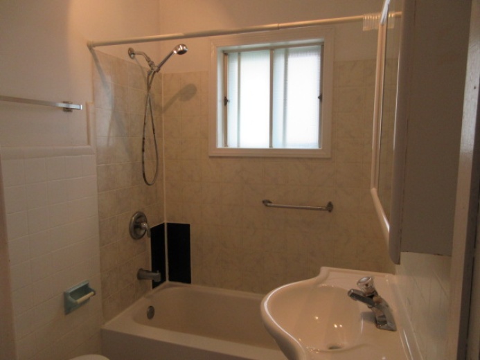 2 Bedroom Bedrooms, ,2 BathroomsBathrooms,House,SOLD!,1074