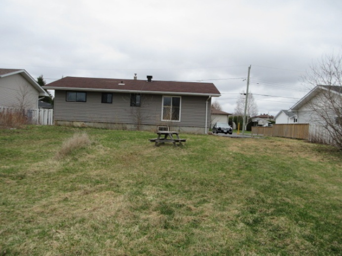 3 Bedroom Bedrooms, ,-1 BathroomBathrooms,House,SOLD!,1086