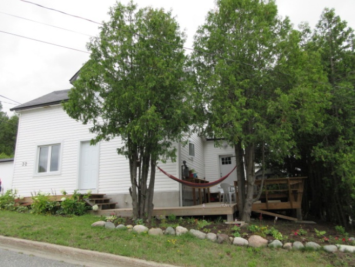 2 Bedrooms Bedrooms, ,1 BathroomBathrooms,House,SOLD!,1088